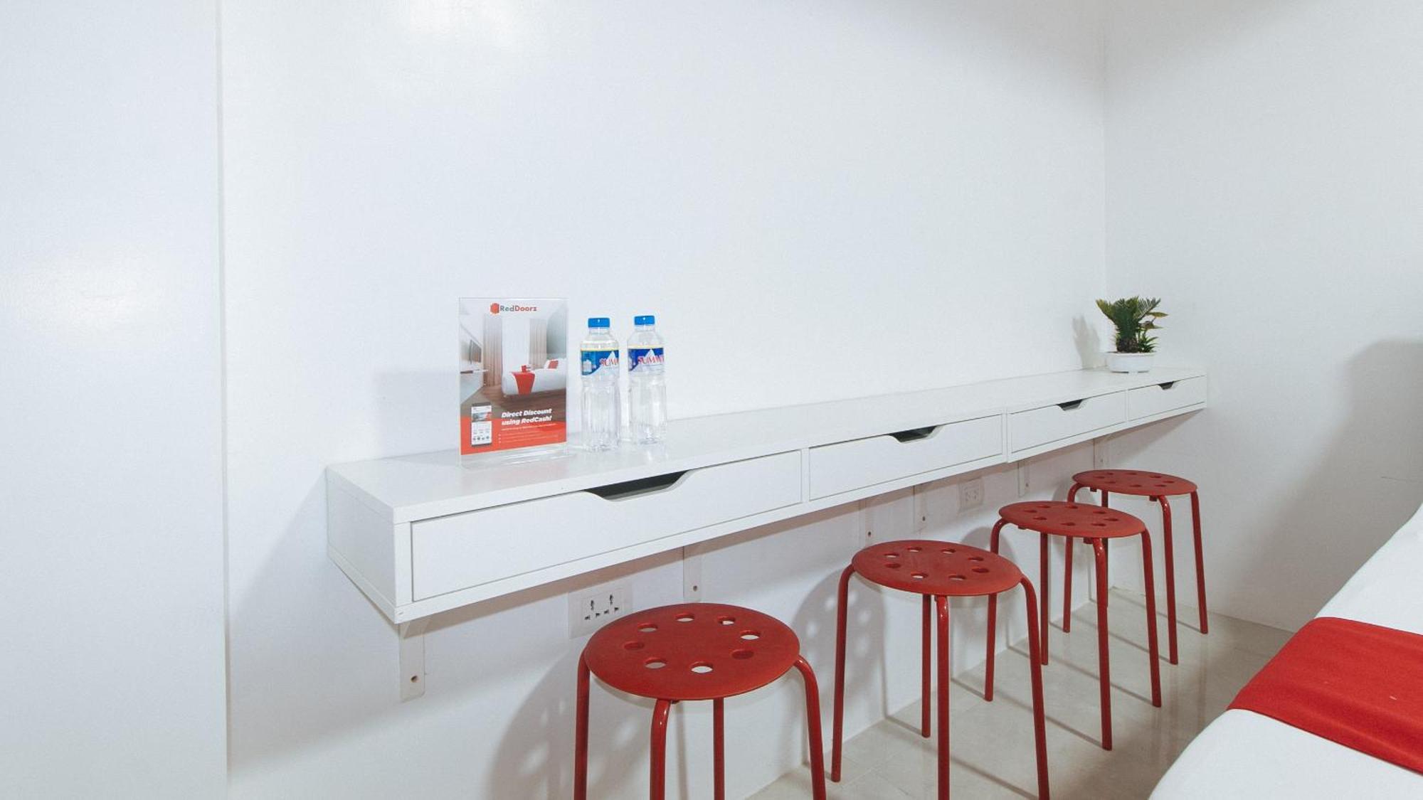 Reddoorz Near Ust Sampaloc Manila Otel Dış mekan fotoğraf