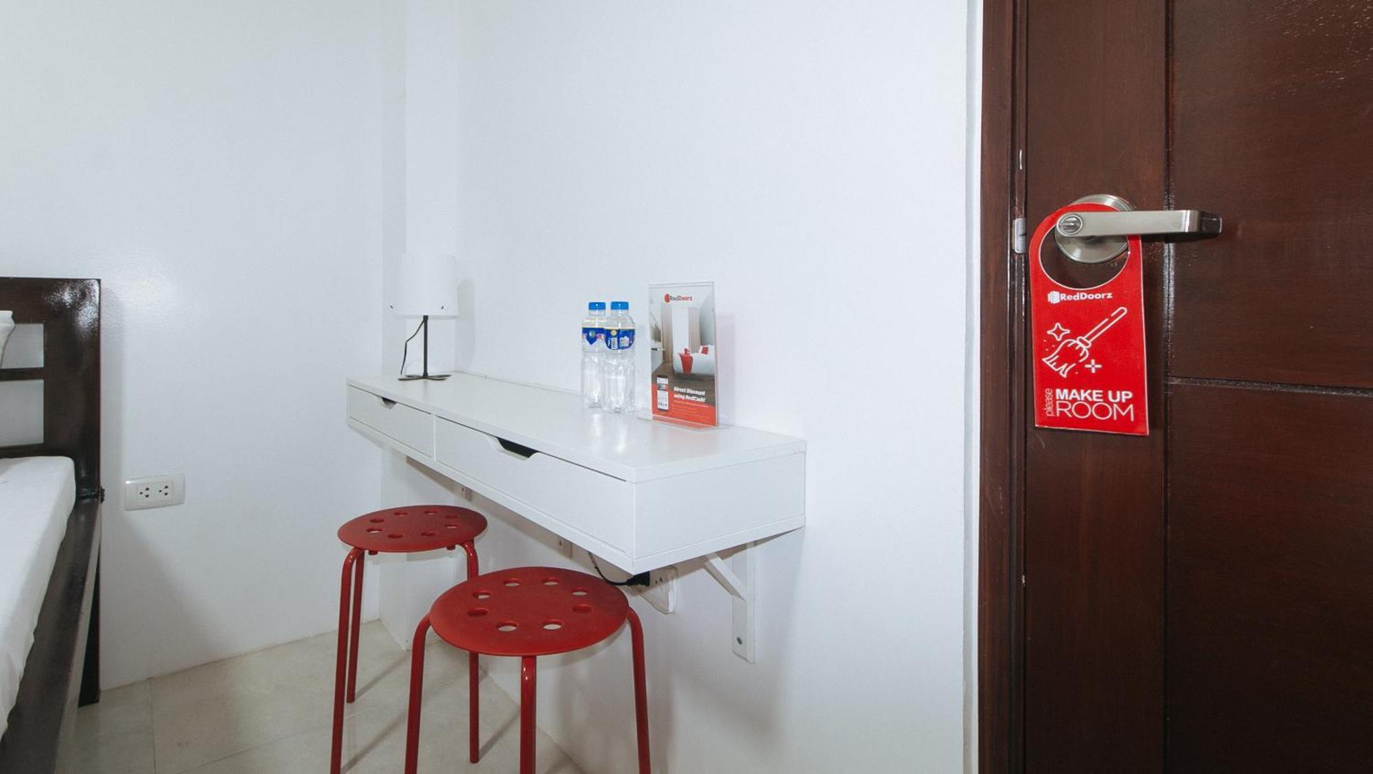 Reddoorz Near Ust Sampaloc Manila Otel Dış mekan fotoğraf